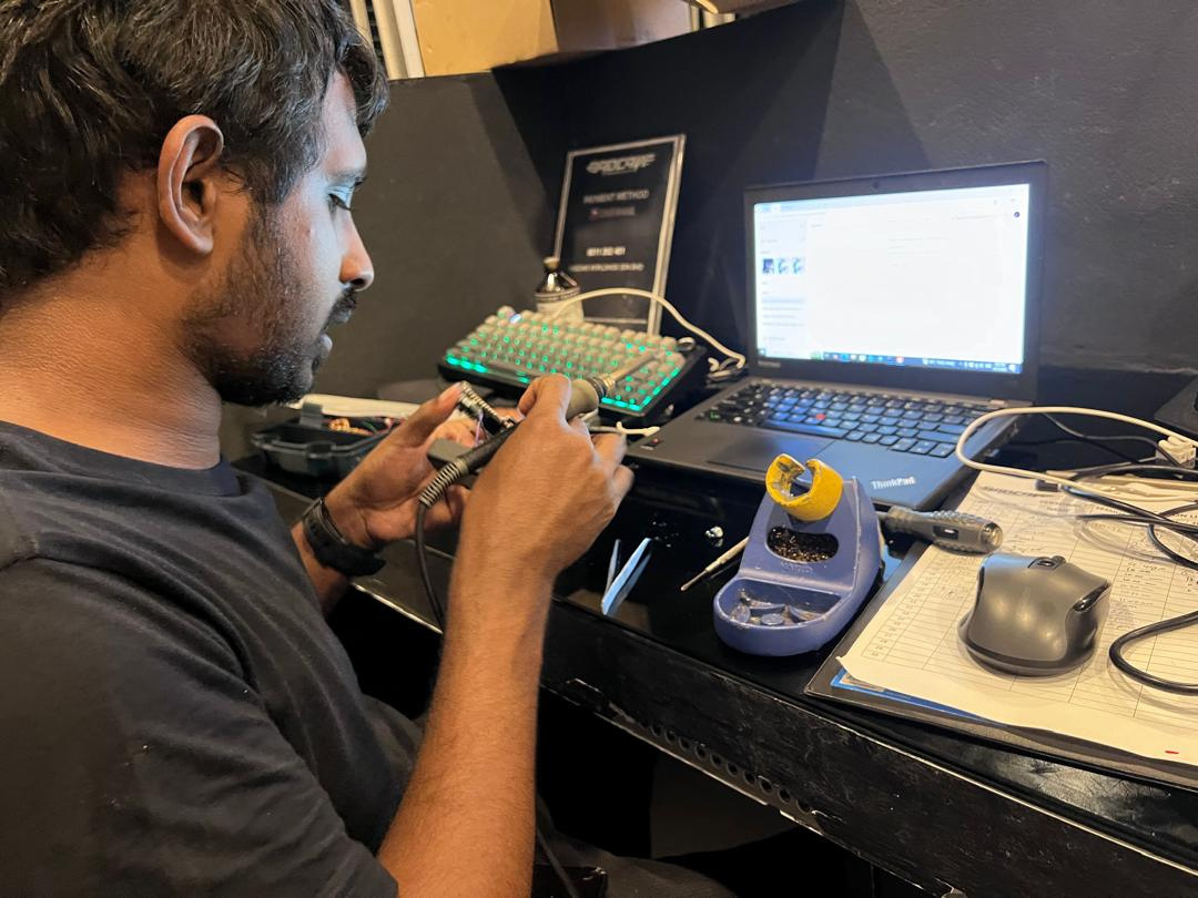 Electronic system assembly at the workbench
