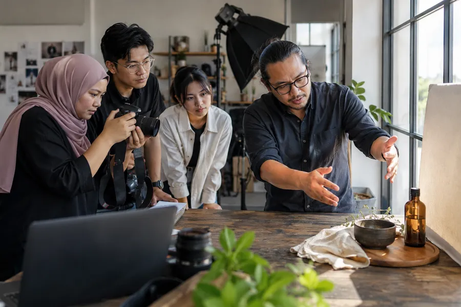 AI-generated illustrative training scene for Photography & Visual Storytelling